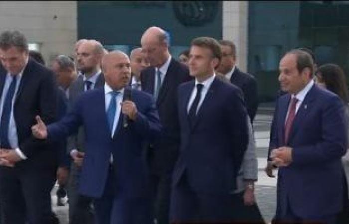 يبيب الرئيس السيسى ونظيره الفرنسى يستمعان لشرح وزير النقل عن أهمية محطة عدلى منصور ئ\ئ