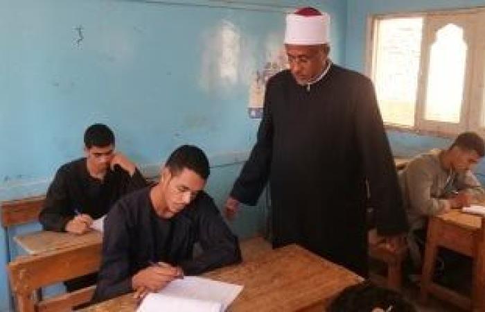 يبيب طلاب القسم العلمى بالثانوية الأزهرية يؤدون امتحان مادة الصرف ئ\ئ